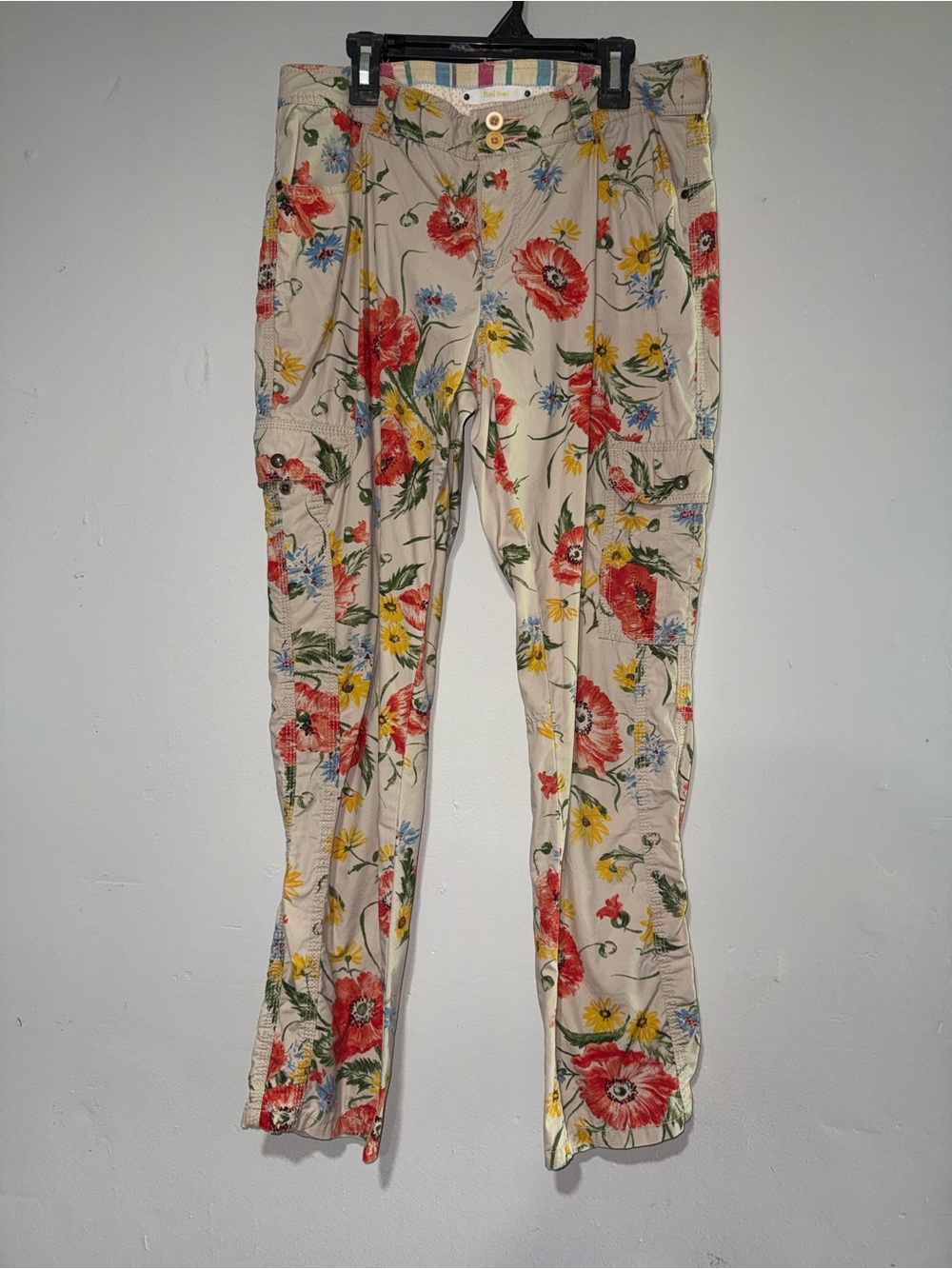 Anthropologie Hei Hei Floral Crop Cargo Pants in Beige with Red Bloom Print - Picture 2 of 6